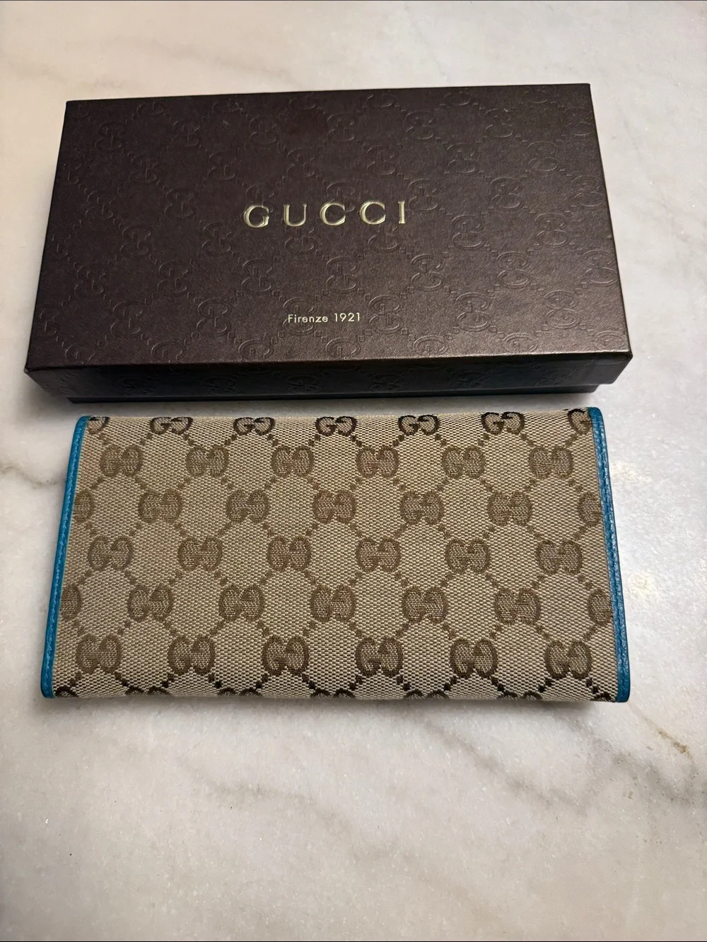 Gucci Beige Monogram Wallet with Blue Trim - Picture 2 of 3